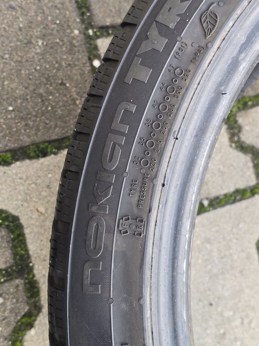 235 40 19 nokian
