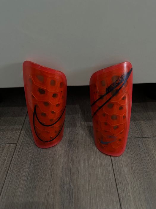 Aparatori fotbal Nike
