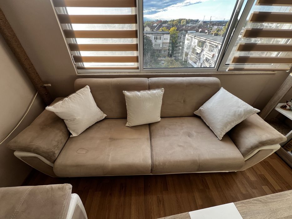 Диван, фотьойл, табуретка и холна маса