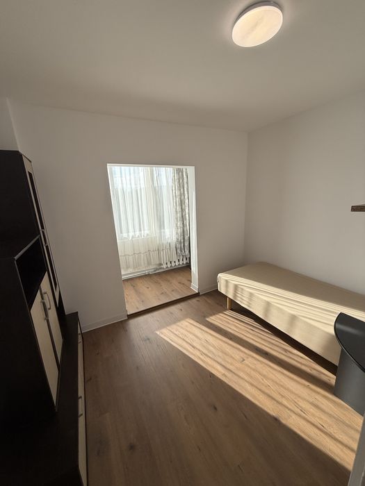 Proprietar dau in chirie apartament 4 camere cu garaj in Manastur nord