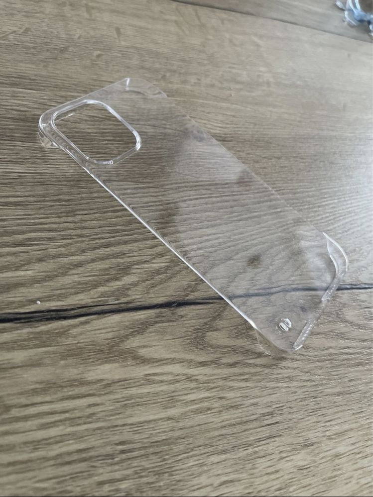 Husa iPhone 11 transparentă