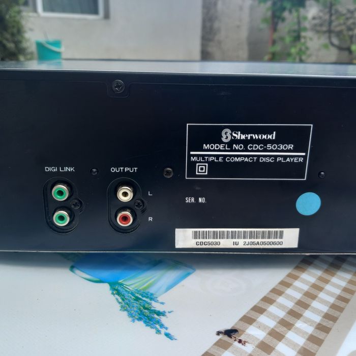 vind magazie 5 cd uri sherwood cu telecoma și amplificator