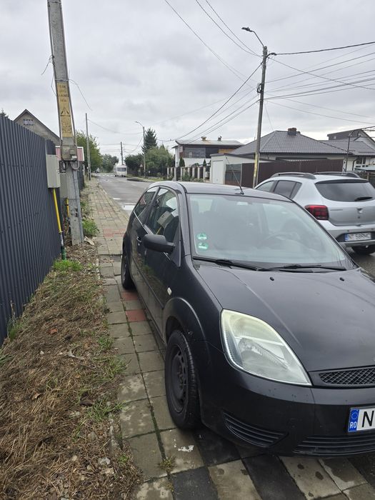 Vand ford fiesta an 2005 în stare bună de funcționare motor 1.6 diesel