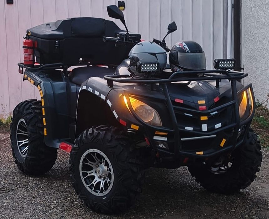 ATV 4x4  înmatriculat Ro cu 2 locuri motor 800 cm3