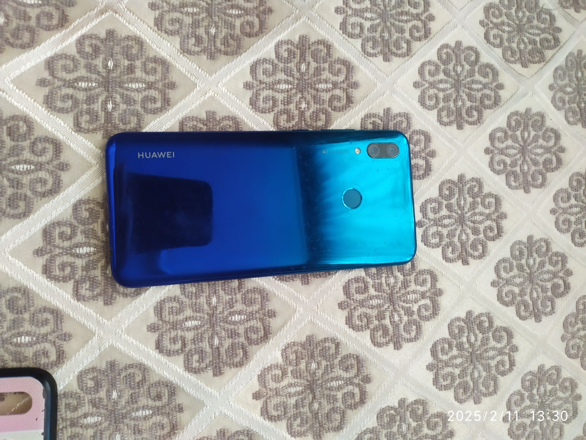 Продам смартфон Huawei p smart 2019