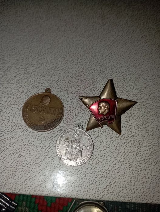 Tanga medal zinachik va antikvar buyumlar hammasi optim sotiladi