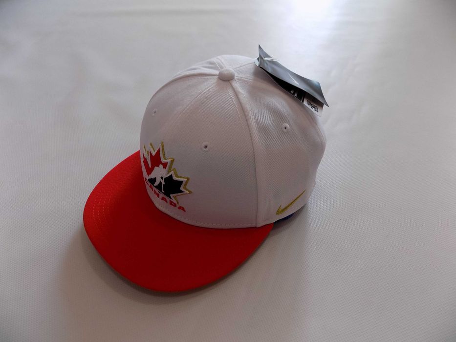 нова шапка/шапки nike canada  peak performance rains оригинална мъжка