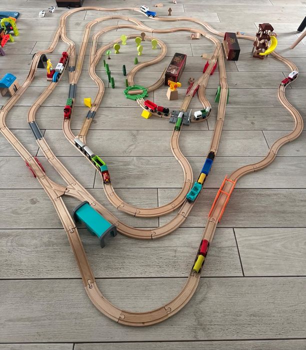 Tenulete si sine din lemn Ikea