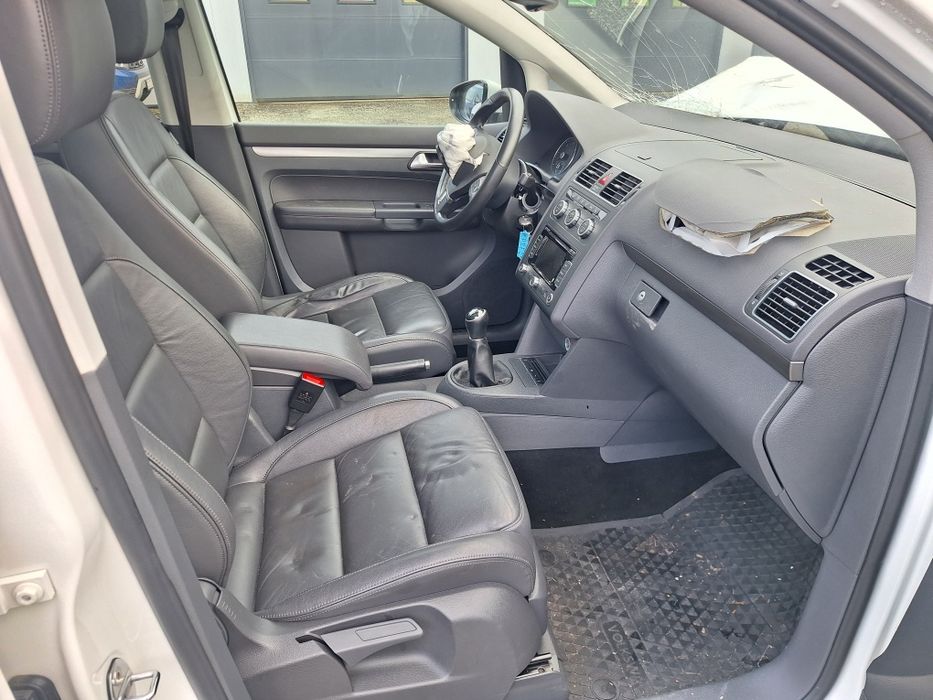 Dezmembrez VW Touran Cross motor 2.0 tdi CFHC cod culoare LB9A
