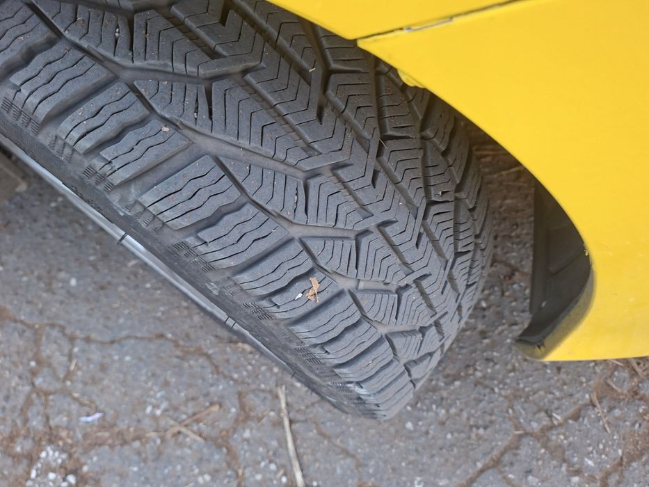 Toyota Auris 1.8 Хибрид/Газ