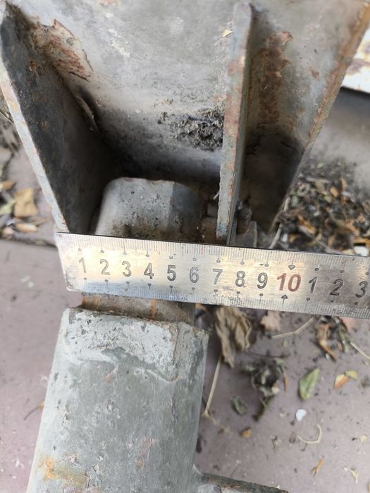 Опорная стойка для прицепа домкратная