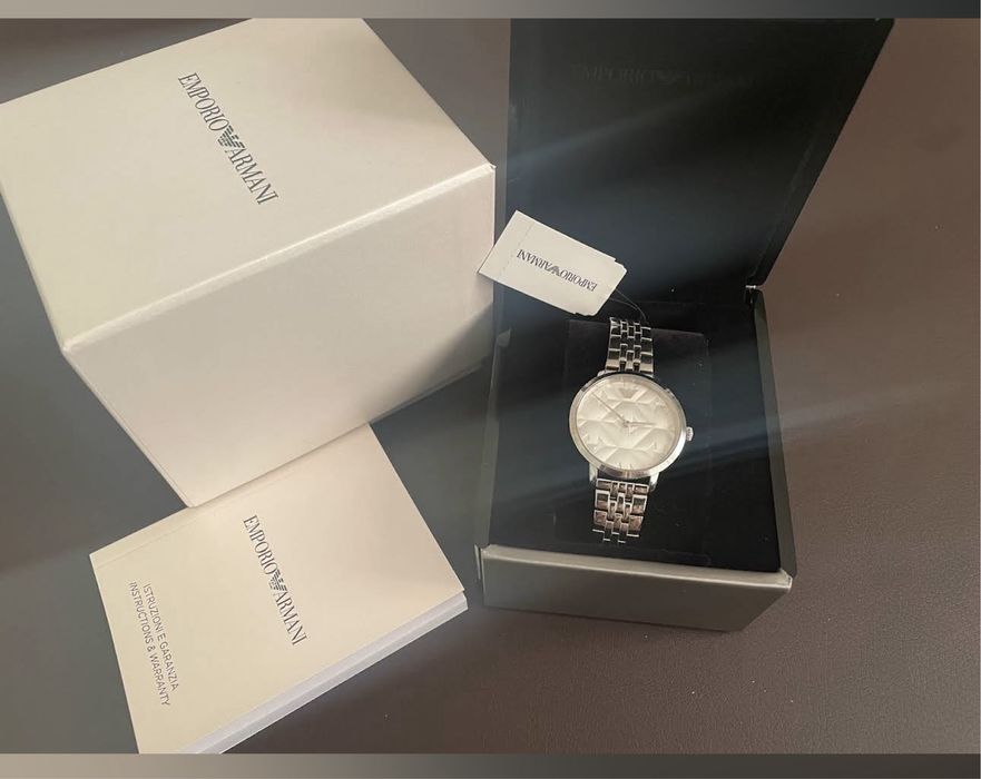 Нови модели аксесоари/часовници Armani