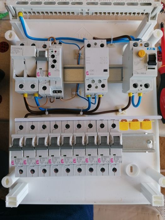 Electrician autorizat:  Instalații electrice, Automatizări, Reparații