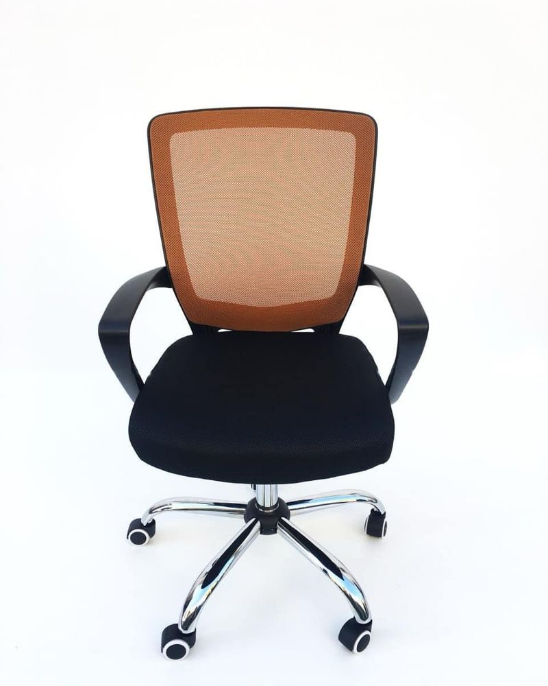 Продается очень удобные офисные стулья