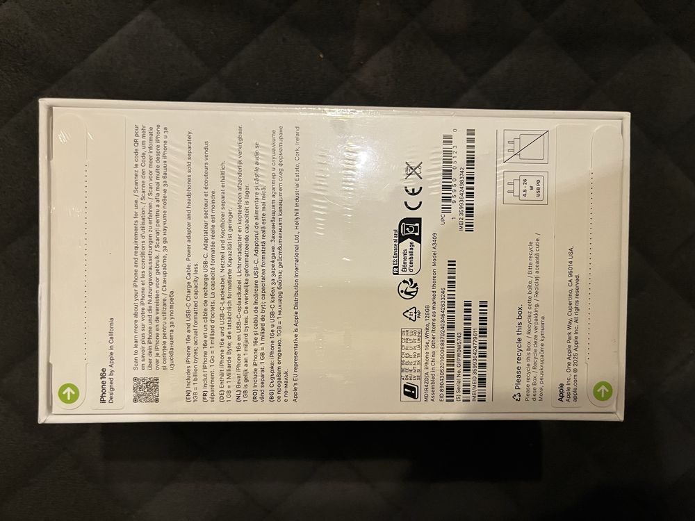 Бял iPhone 16e с подарък слушалки и 3 години гаранция - НОВ!