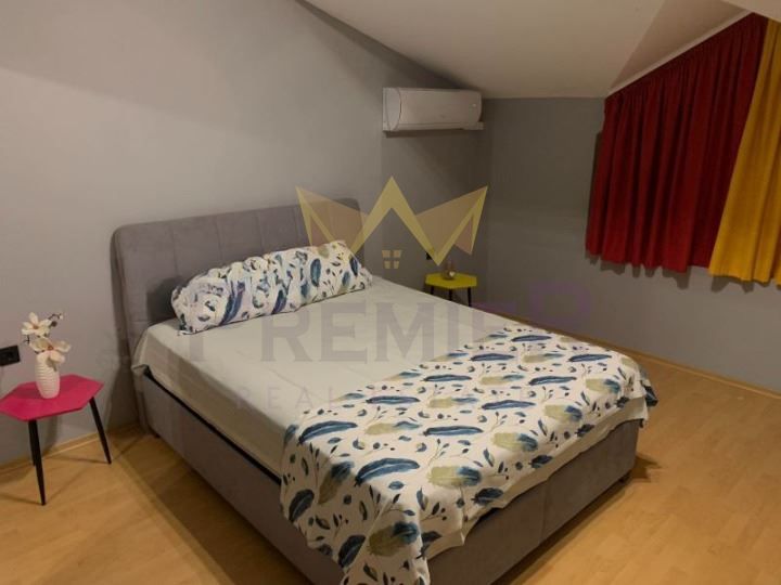 Тристаен апартамент + Паркомясто, Кабелна Тв, Интернет и входни такси