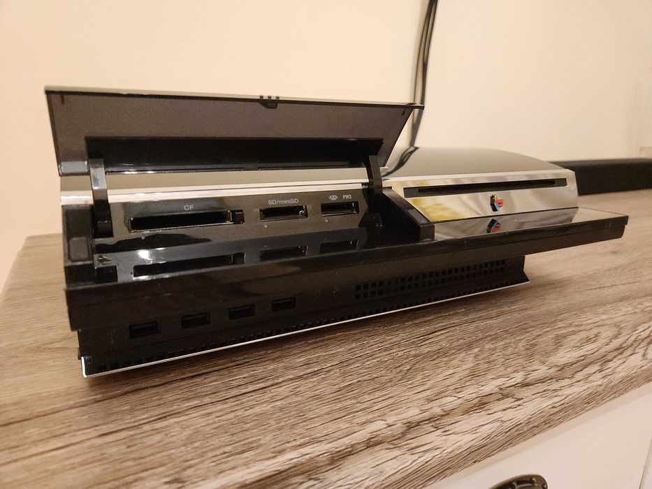 PlayStation 3 (PS3) 60GB (CECHA01), model Full Backwards Compatible