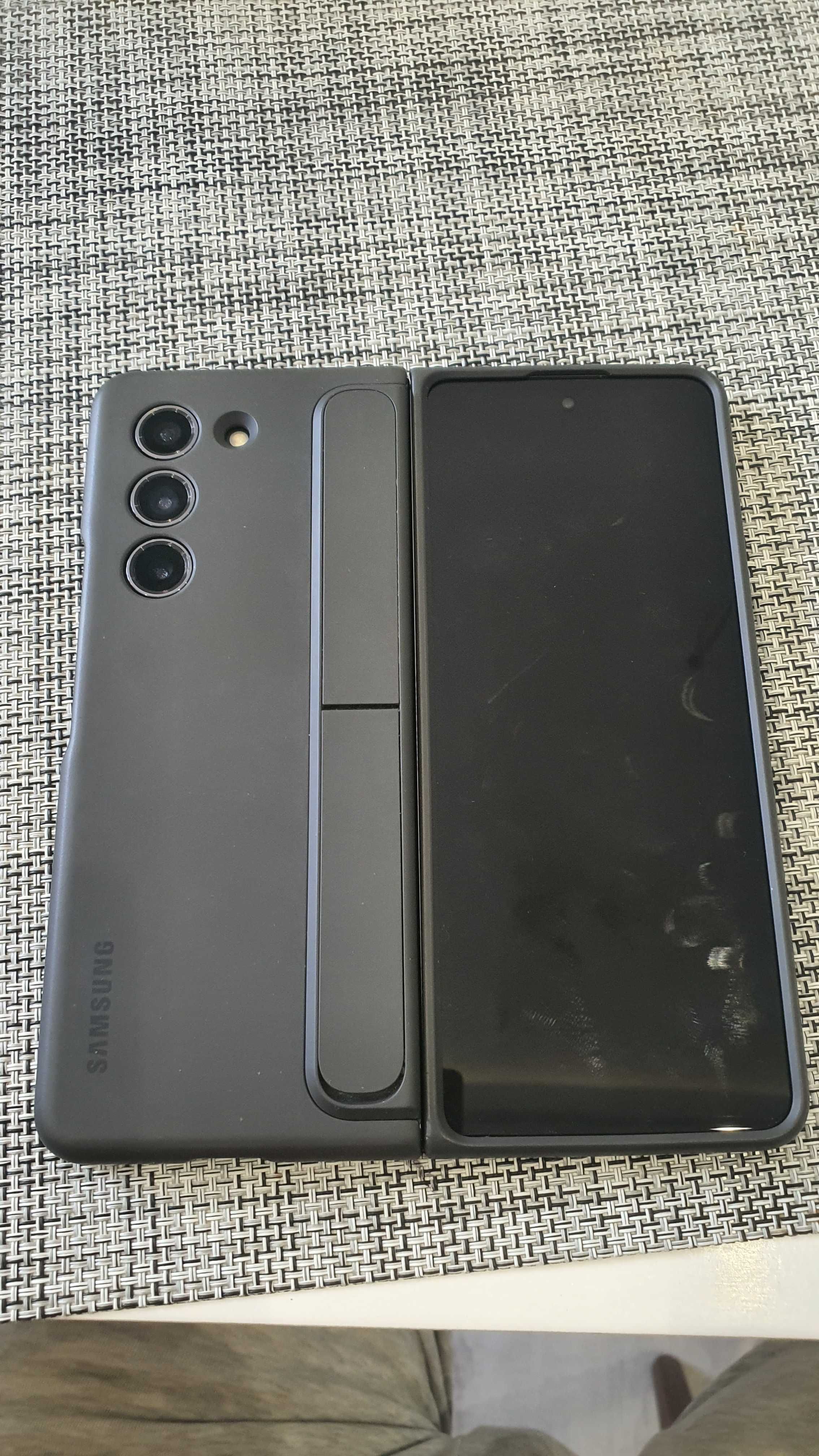 Чкхол на Samsung Galaxy Z Fold 5 оригинал