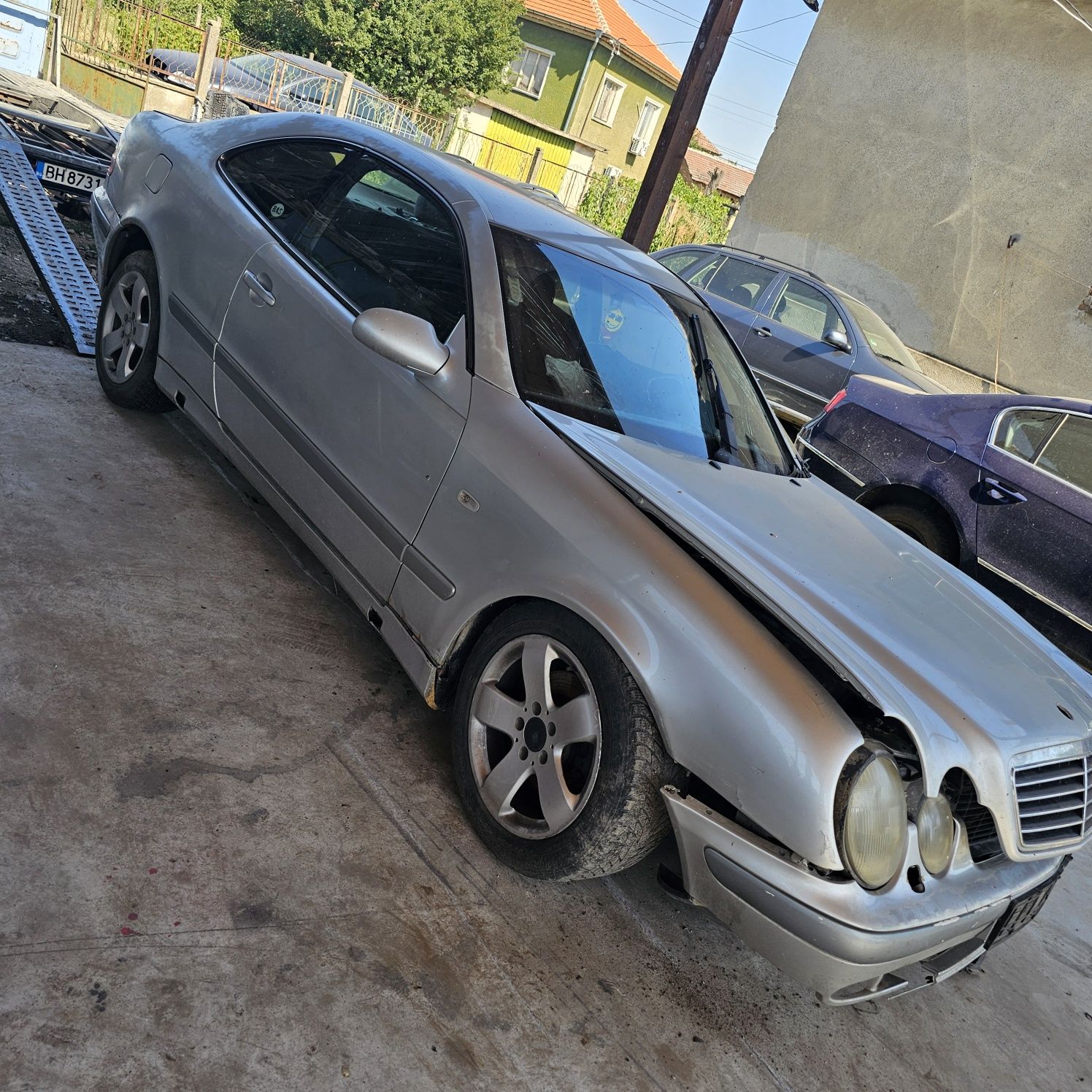 Мерцедес  clk compressor 200 бензин само на части