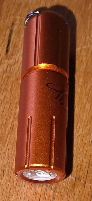 Нов LED фенер Olight iThx (22 грама до 180 лумена) - Оранжев