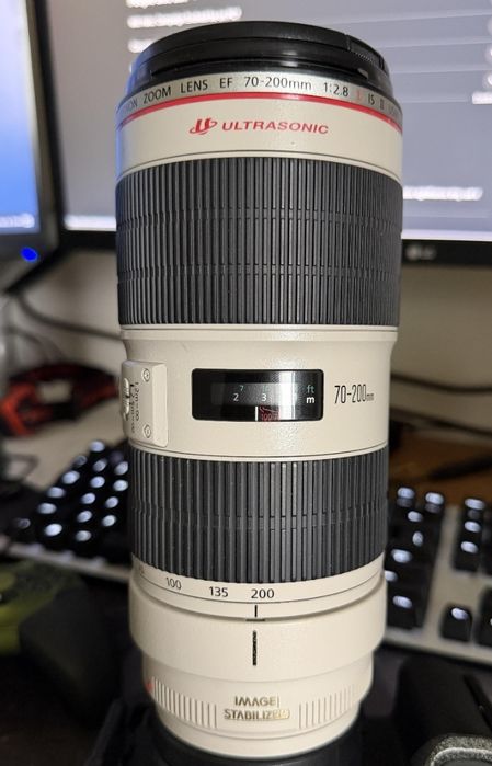Продам объектив Canon EF 70-200mm f/2.8L IS II USM