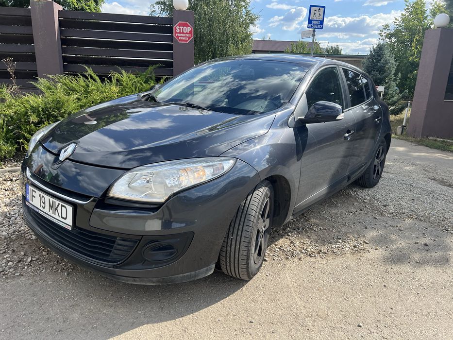Inchiriez Renault Megane 3 1.5dci uber/bolt