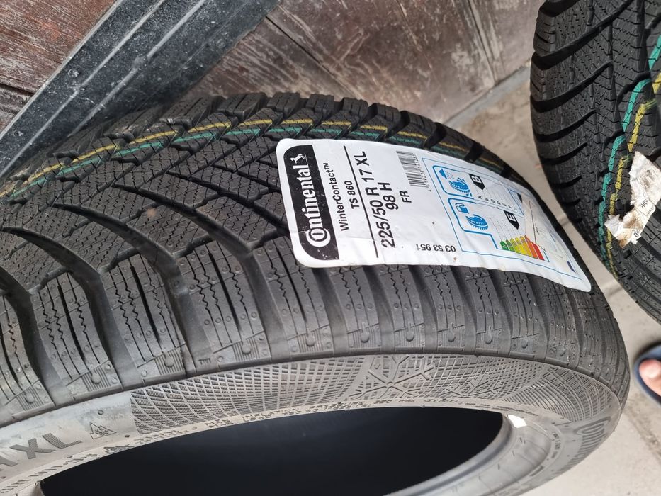 Set de 2Anvelope NOI IARNA Continental ContiWinterContact 225 50 17