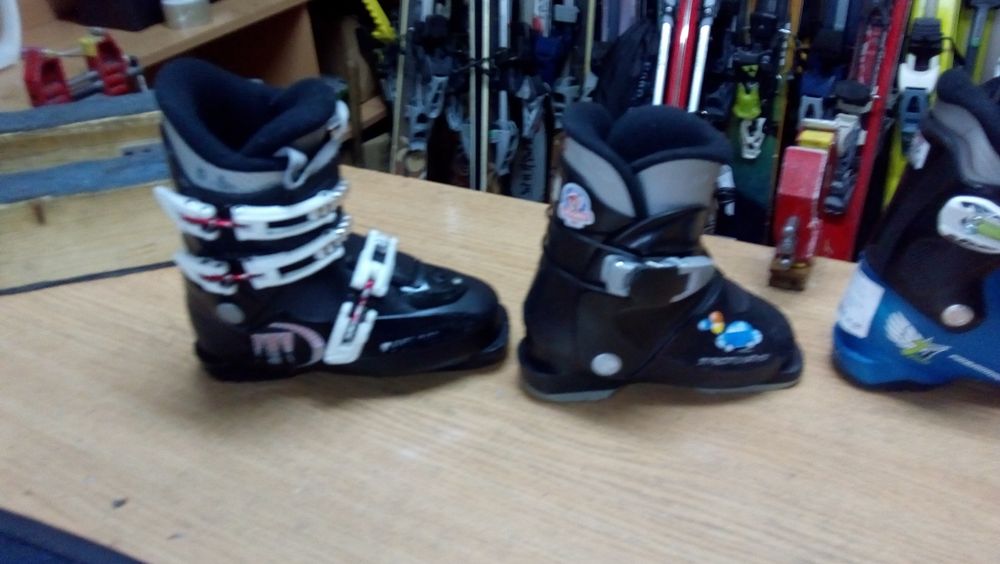Детски ски обувки цени от 30  до 50 лв.