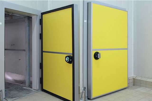 Sandvich panelli eshiklar / Двери для холодильных и промышленных камер