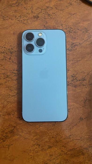 Продам айфон 13 про