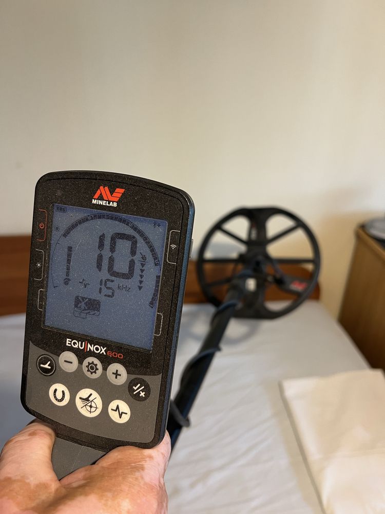 Металотърсач Minelab EQX11