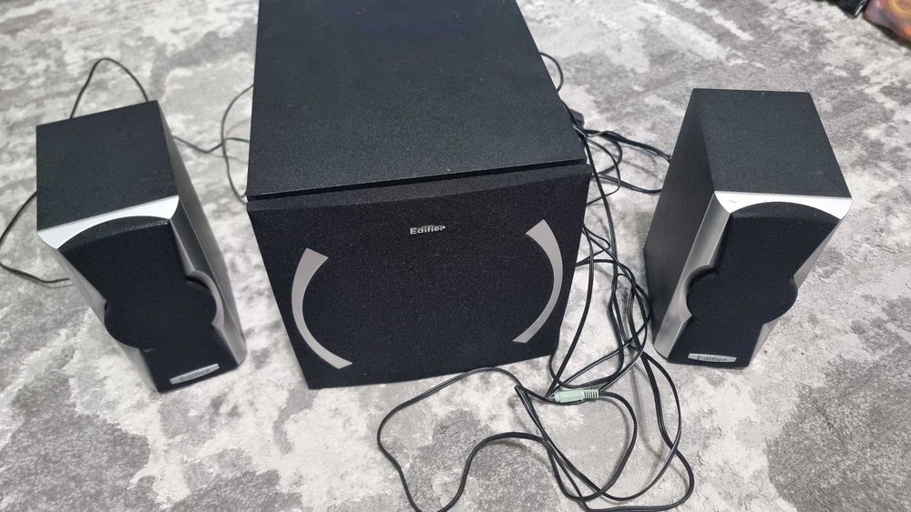 Бас каса с тонколони