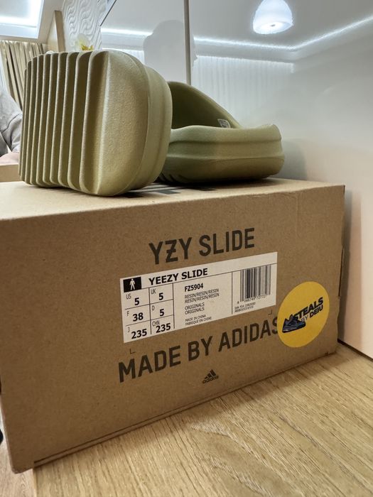 Yeezy Slide Resin