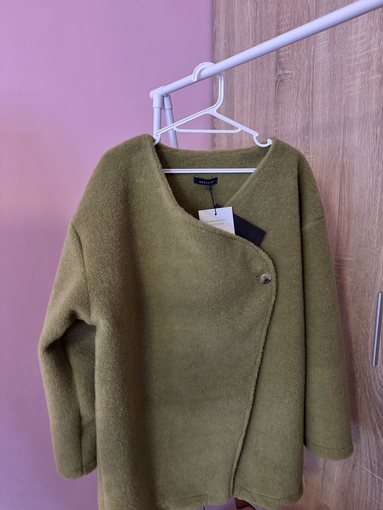 Късо Палто (one size) + Шал от същата материя и цвят