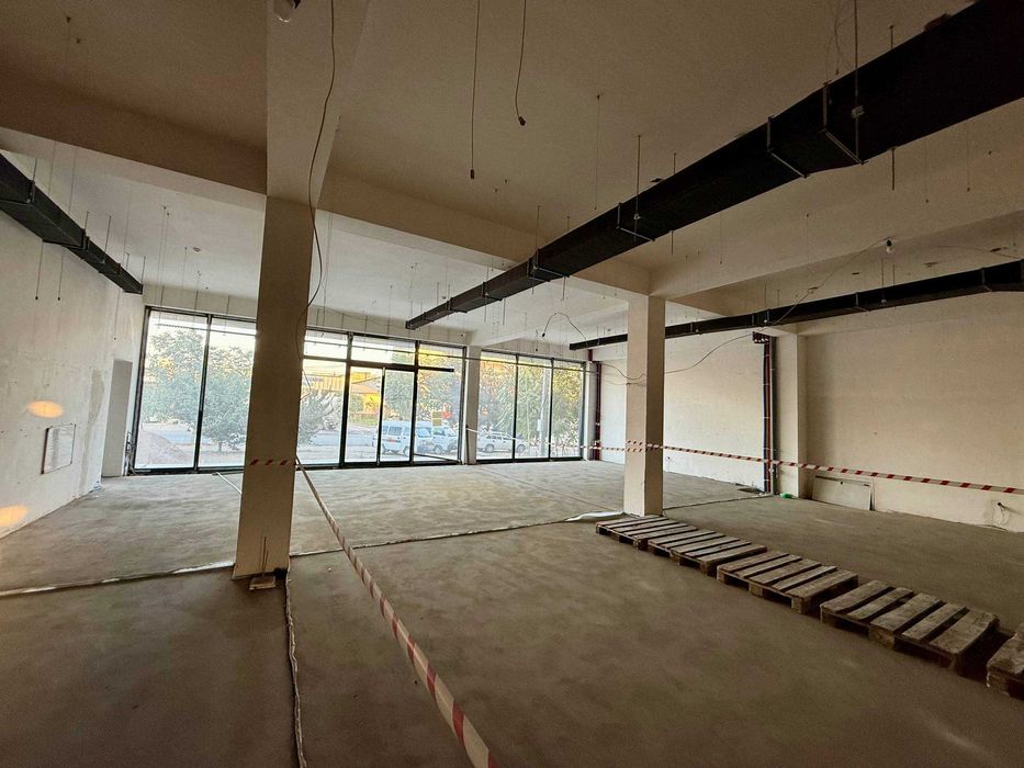 Продаётся здание 1350м2 Ориентир: Ж.К Аламазар Сити / Жомий