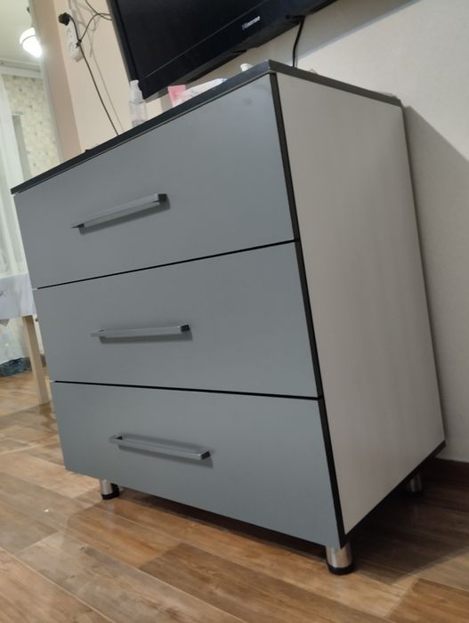 Комод, хорошее состояние, серое