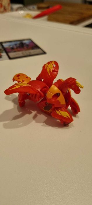 Vand bakugan 8 bucati