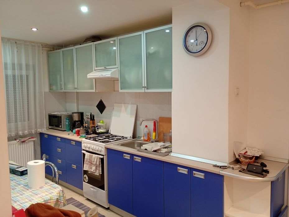 Vând apartament complet renovat