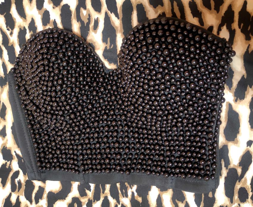 Ефектен черен корсет