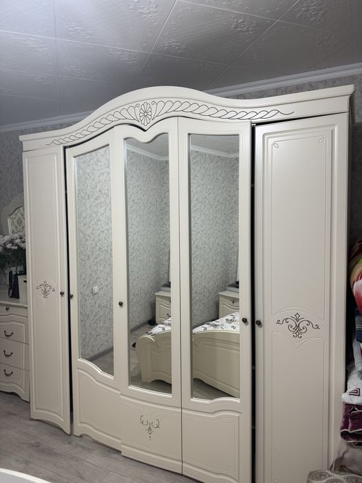 Спальный гарнитур