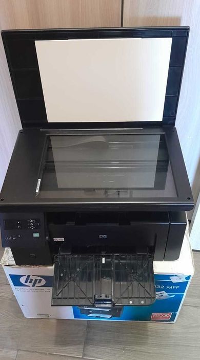 принтер/ сканер/ копир (МФУ лазерный)  HP M1132 + новый картридж