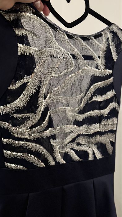 Ținută completă 200 lei-Rochie bleumarin cu aplicații+pantofi argintii