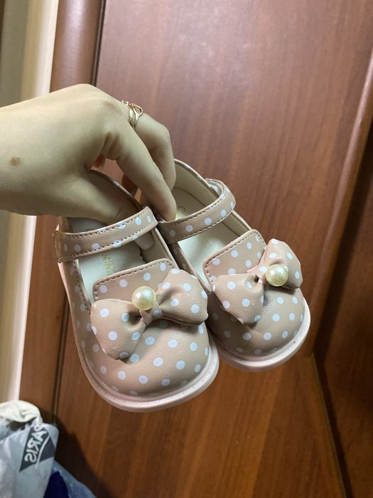 Продам новые сандали на девочку