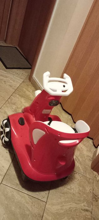 Vând mașinuță electrica pt copii