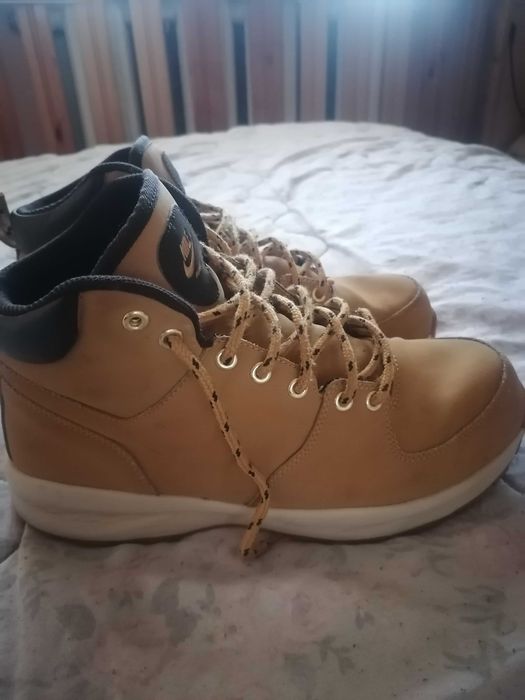 Продавам оригинални мъжки боти