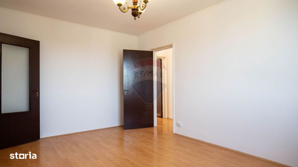 Vanzare apartament 3 camere - zona Antiaeriana