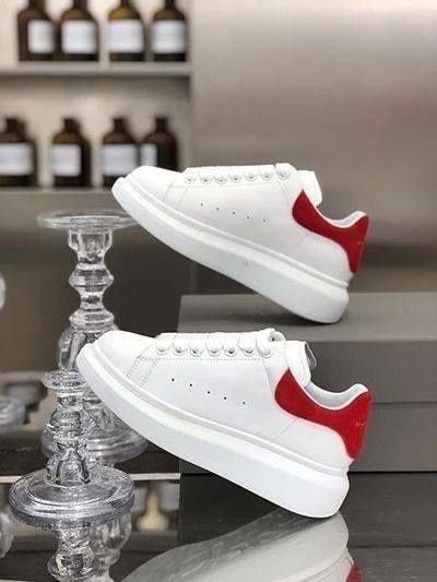 Adidasi dama Mcqueen