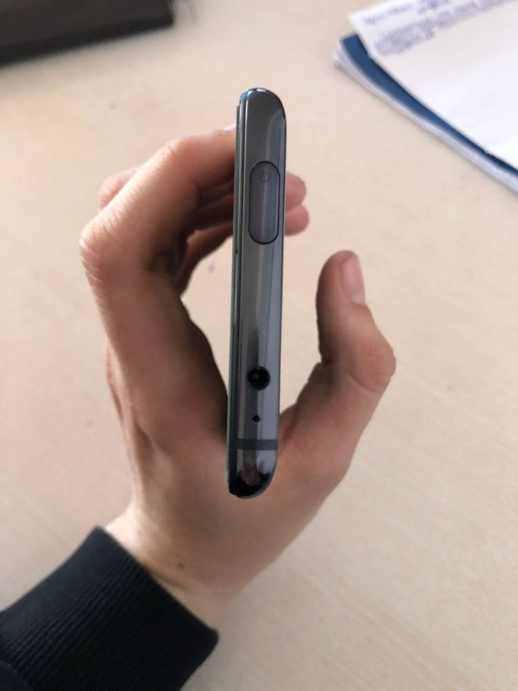 Продам телефон Xiaomi MI 9T