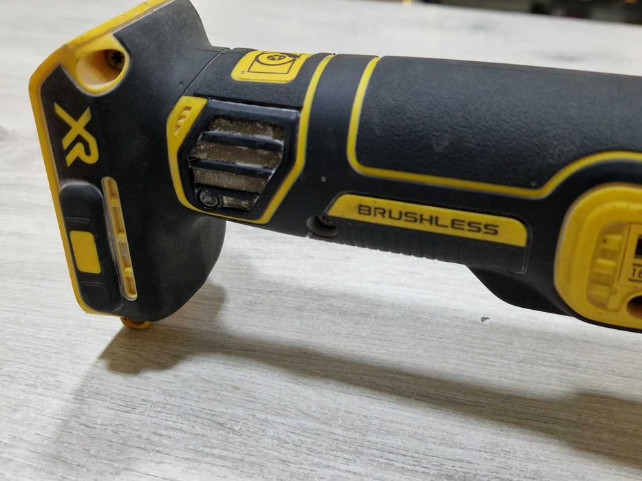 Акумулаторен ъглошлайф DeWALT DCG405