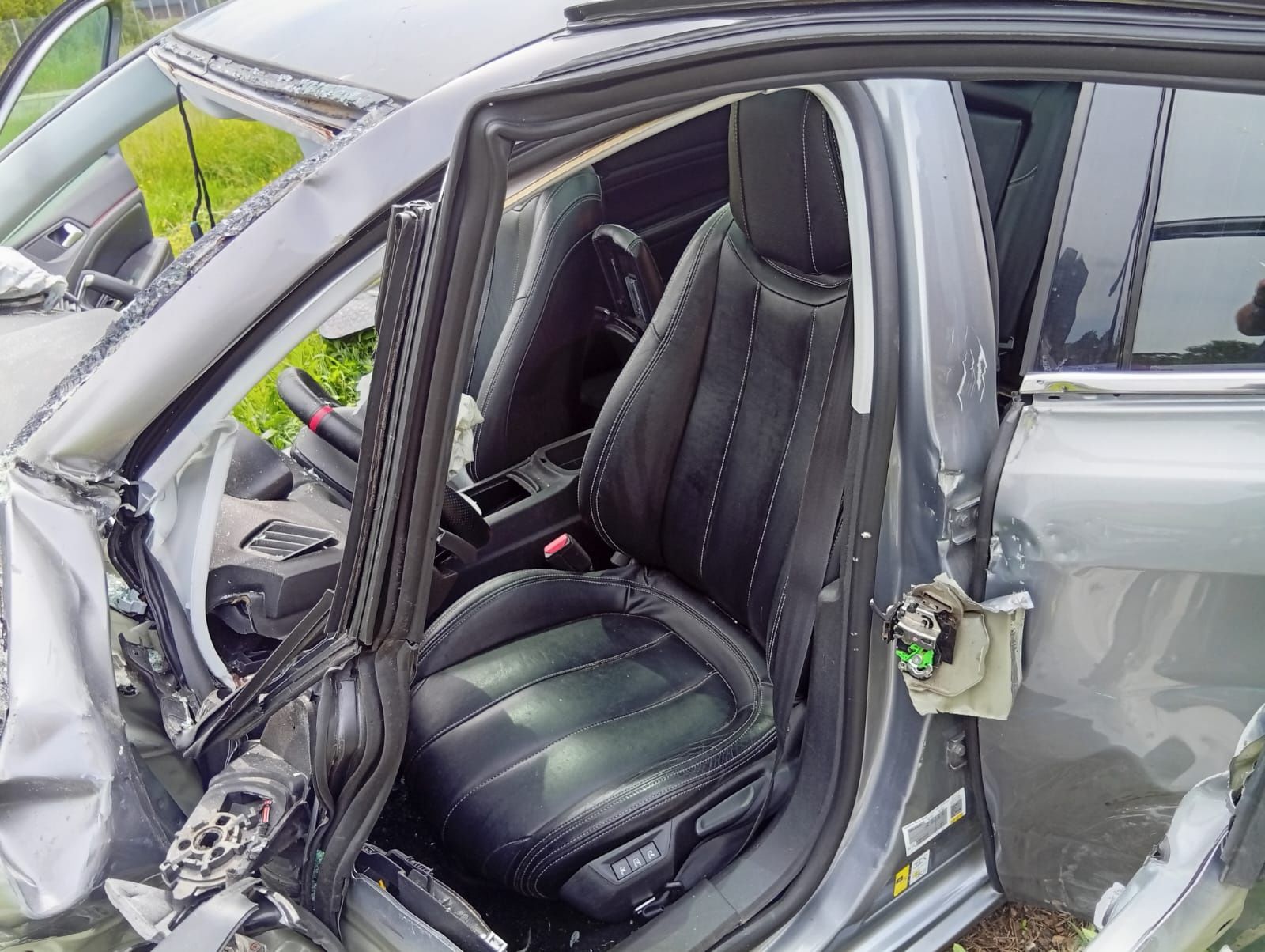 Peugeot 308 avariat